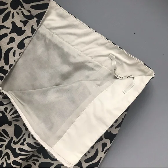 MaxMara Pancone Geometric High Rise Textured Mini Silk Skirt 8 Black Rare - Picture 11 of 16